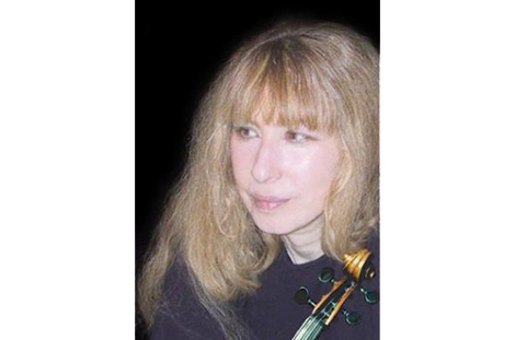 Anca Nicolau, violin