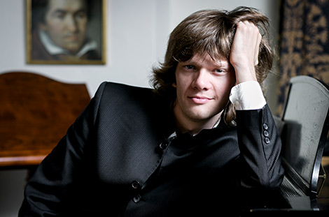 Arsentiy Kharitonov piano