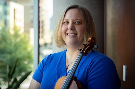 Karin Valdizan, violin